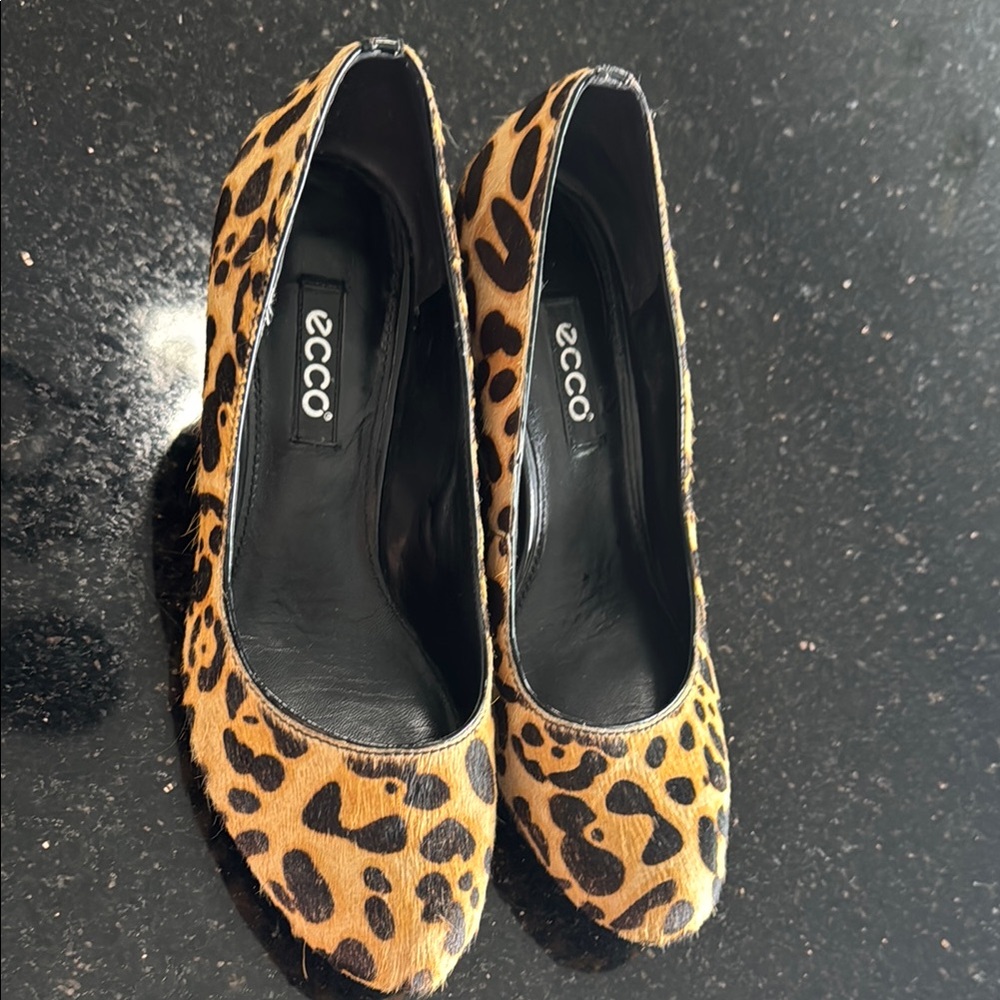 ECCO Women's Leopard Print Pumps